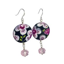 Load image into Gallery viewer, Pink/black floral mother of pearl and faceted glass earrings - momola