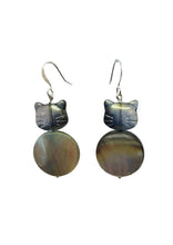 Load image into Gallery viewer, Cat - Glass and Mother of pearl earrings - momola