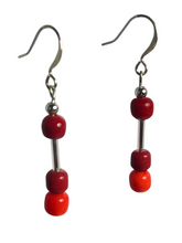 Load image into Gallery viewer, Deep red &amp; orange glass beads earrings - momola