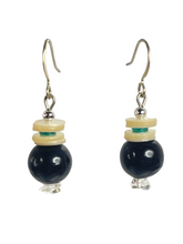 Load image into Gallery viewer, Black glass beads earrings - momola