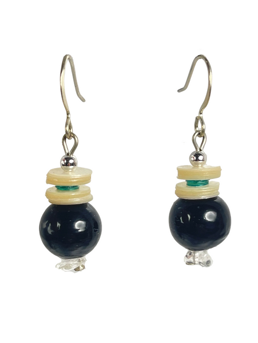 Black glass beads earrings - momola