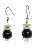 Load image into Gallery viewer, Black glass beads earrings - momola