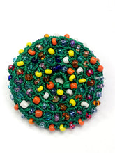 Load image into Gallery viewer, Thread and glass beads brooch - momola