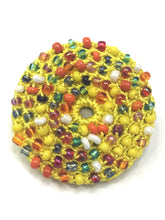 Load image into Gallery viewer, Thread and glass beads brooch - momola