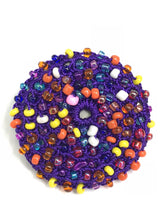 Load image into Gallery viewer, Thread and glass beads brooch - momola