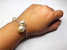 Load image into Gallery viewer, Zircon and acrylic pearl bracelet - momola