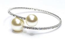 Load image into Gallery viewer, Zircon and acrylic pearl bracelet - momola