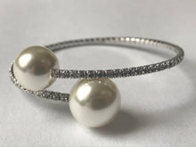 Load image into Gallery viewer, Zircon and acrylic pearl bracelet - momola